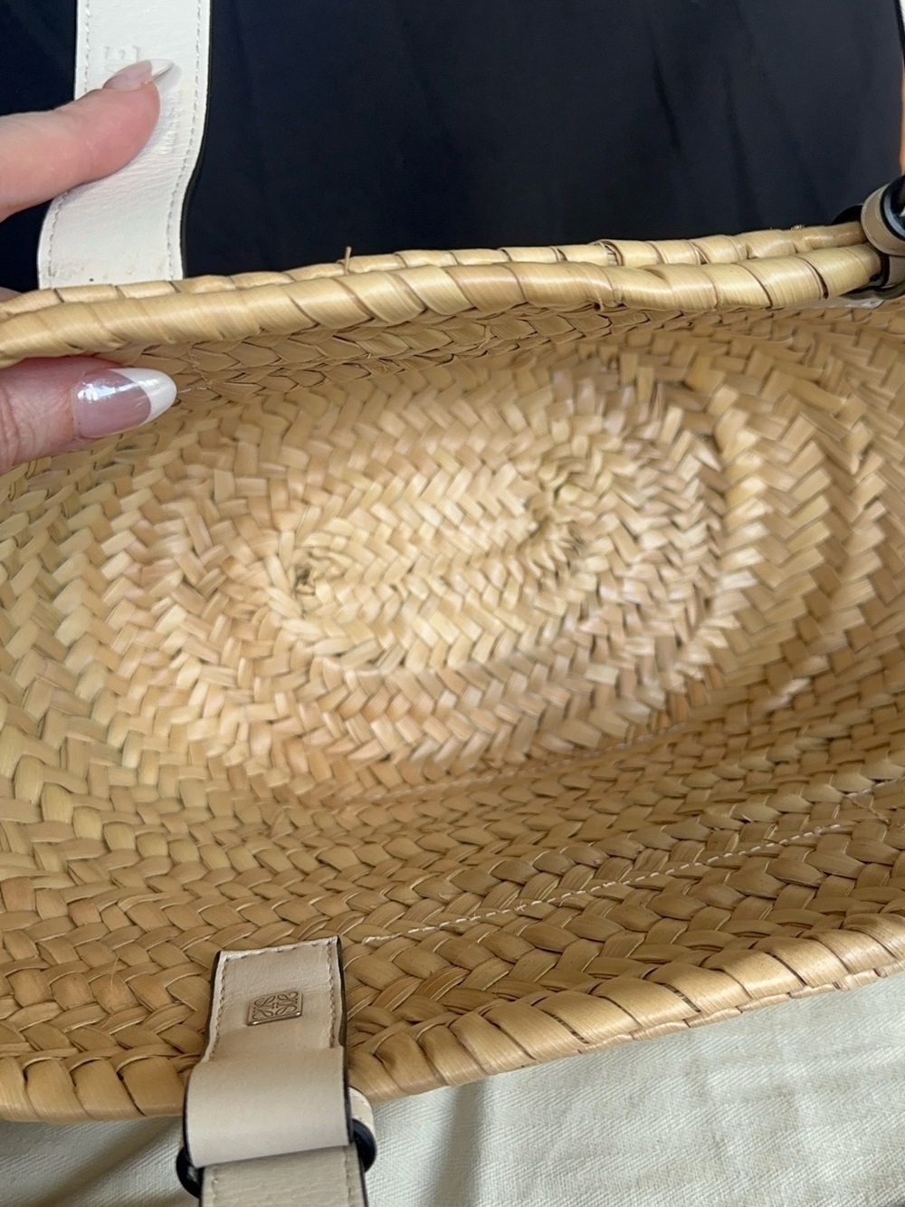 ✨Excellent Condition/Natural Woven Straw Tote with White Leather Trim Small✨ - Picture 10 of 15